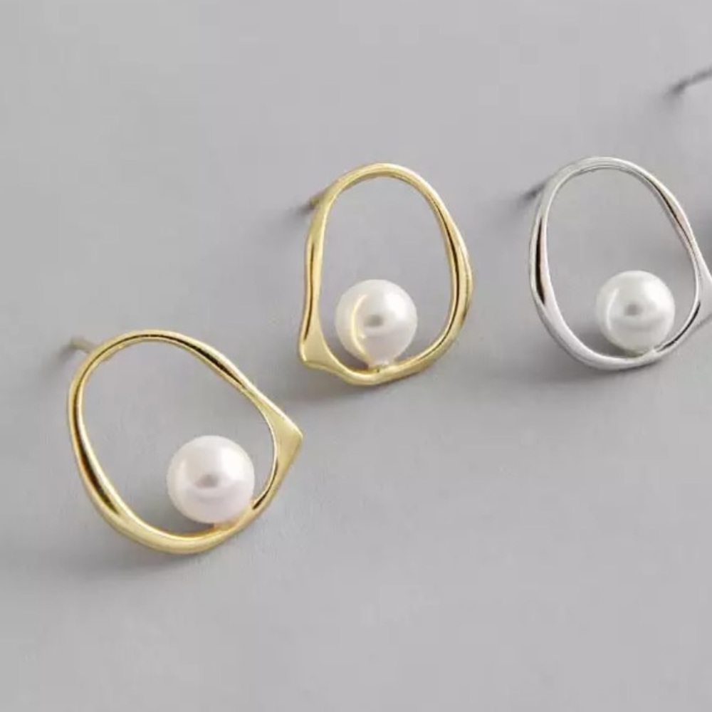 🌟Insta gold plated simple stud earrings - Picture 3 of 4